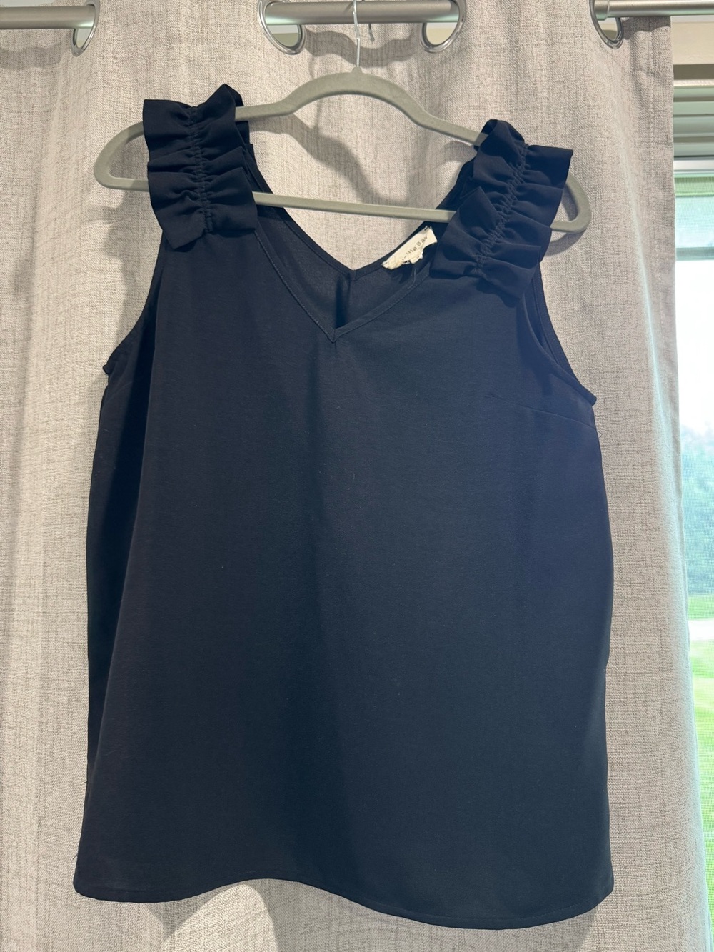Vanilla Bay Black Ruffle-Shoulder V-Neck Tank S